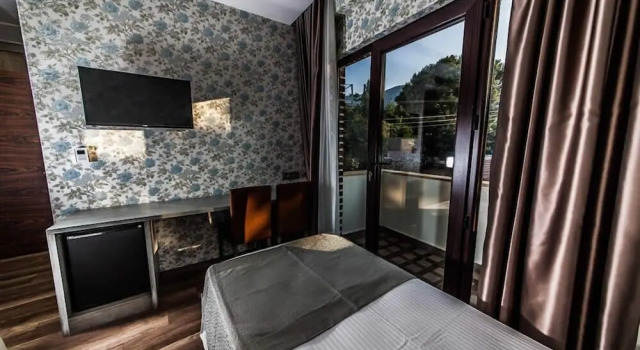 Двухместный номер Standard с балконом и с видом на сад My Green Otel