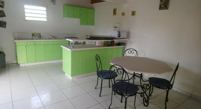 LaBéKAZ'KRéyòL Studio, Varaa Hotelli Le Moule Grande-Terre