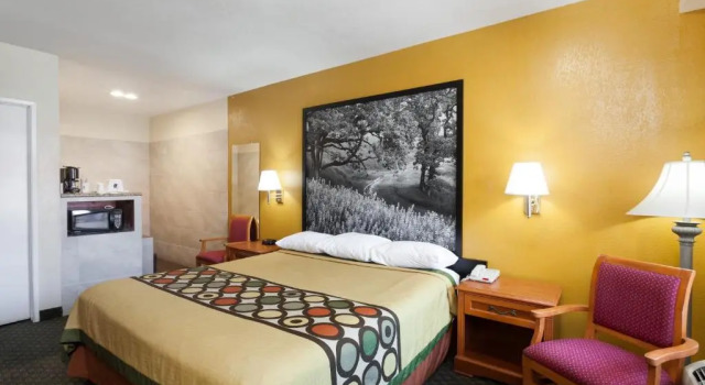 Номер Standard Super 8 by Wyndham Bakersfield South CA