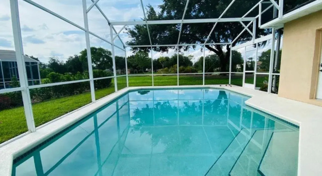 Southern Dunes Golf Views! 5 Bedroom Home by RedAwning, Забронировать Дом для отпуска Отели Lakeland - Winter Haven с парковкой, Парковка