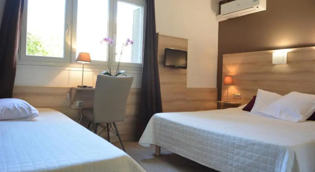 Номер Economy Hôtel le Grillon