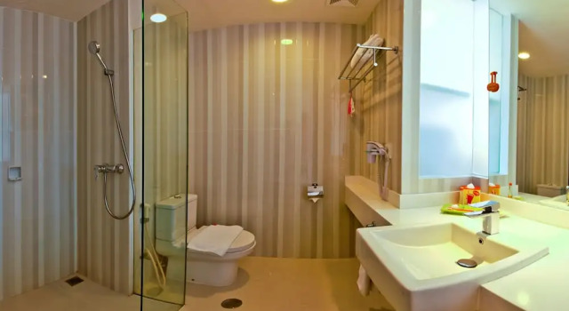 Standard huone parvekkeella HARRIS Hotel & Conventions Malang
