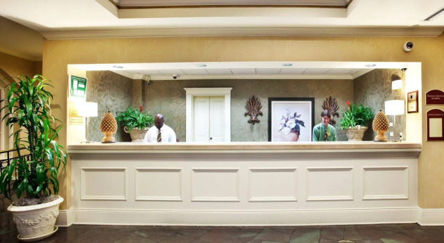 Holiday Inn Hotel French Quarter-Chateau Lemoyne by IHG, Забронировать Отель Отели Французского квартала с бассейном, рядом с Art In Bloom Gallery and Studio, Бассейн