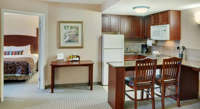 Двухместный номер Standard Staybridge Suites Oakville Burlington by IHG