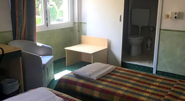 Четырёхместный номер Standard Hotel Astoria