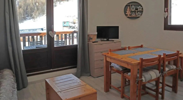 Appartement Les Orres, 1 pièce, 4 personnes - FR-1-322-323