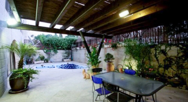 Апартаменты David Village with Pool & Patio