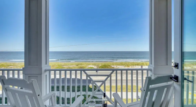 Апартаменты Oceanfront Retreat in Flagler Beach! Bright Apt