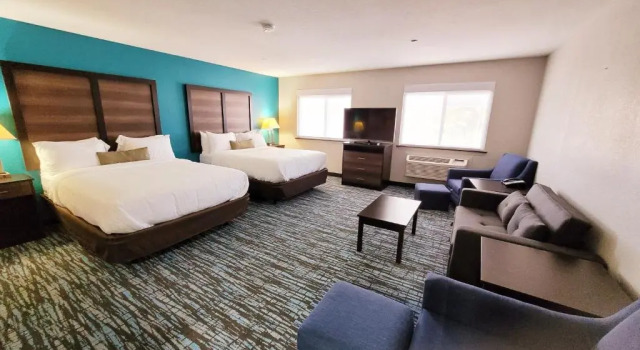 Четырёхместный люкс Clarion Pointe Harrodsburg-Danville