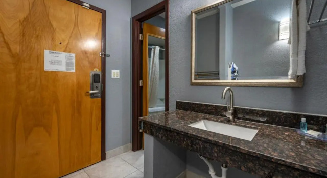 Номер Standard Suburban Studios Lafayette