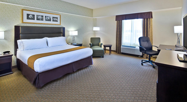 Двухместный номер Standard Holiday Inn Express Hotel & Suites Ottawa Airport by IHG