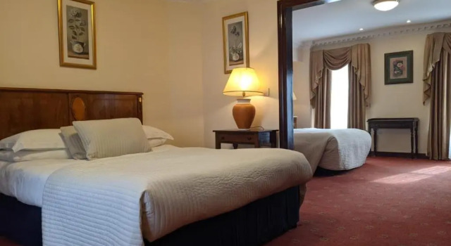 Четырёхместный номер Deluxe Innisfallen Holiday Village