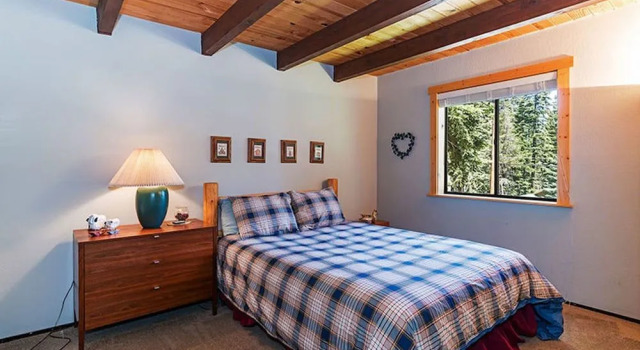 Copenhagen Retreat by Tahoe Mountain Properties, Забронировать Отель Отели Траков с парковкой, рядом с Гольф-клуб Tahoe Donner, Парковка