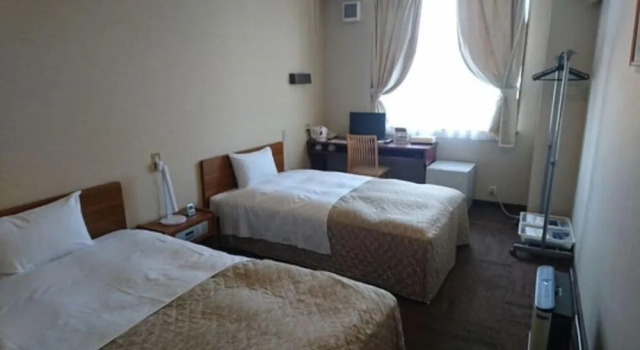 Business Hotel InterFujimoto, Prenota Hotel Tsuru Yamanashi