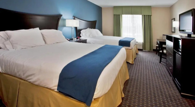 Четырёхместный номер Standard Holiday Inn Express Hotel & Suites Largo-Clearwater by IHG