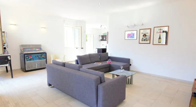 Апартаменты Luxury Villa Oliveto with Pool and Lake view