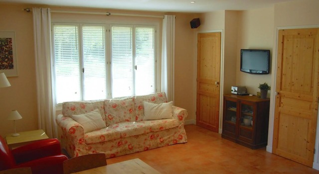 Lovely Cottage in Valréas with Swimming Pool, Забронировать Дом для отпуска Виллы Овернь-Рона-Альпы, Вилла
