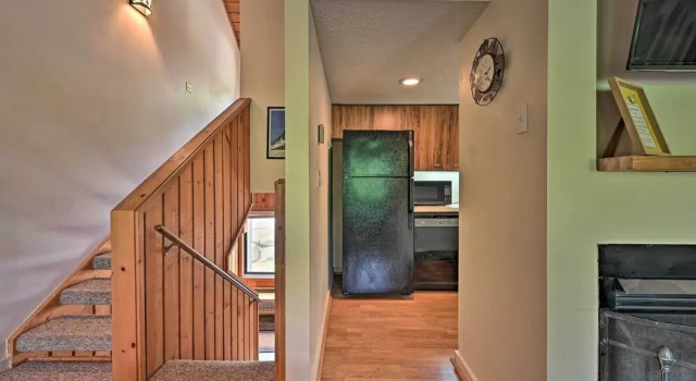 Апартаменты c 1 комнатой Village of Loon Mtn Condo with Fireplace and Balcony!