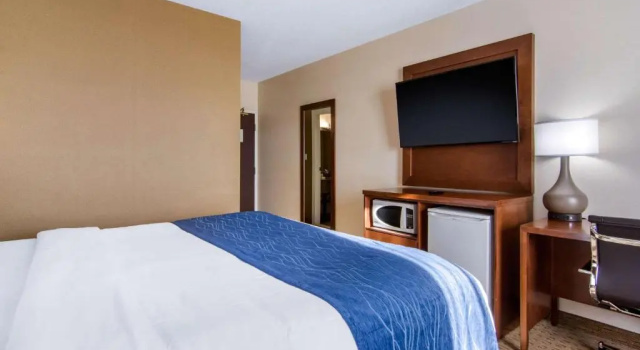 Номер Standard Comfort Inn & Suites Medicine Hat Shopping Centre