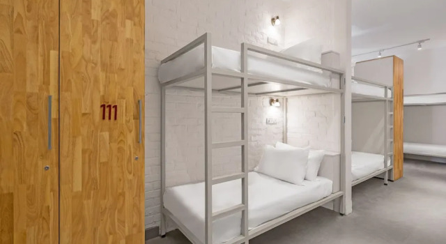 Двухместный номер Standard с балконом Bedzzz Varanasi by Leisure Hotels, 1 Km from Dashwasamedh Ghat