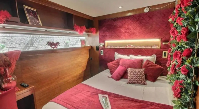 Люкс VIP Paris Yacht Hôtel & Spa