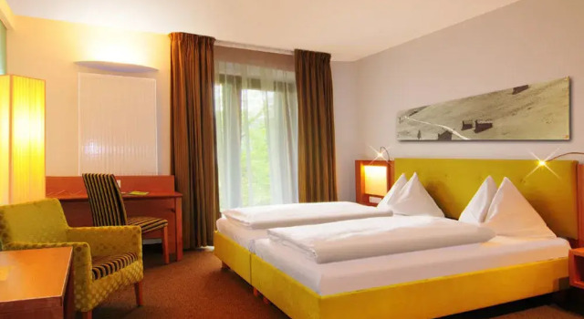 Hotel Clara, Забронировать Отель Варна Valle Isarco