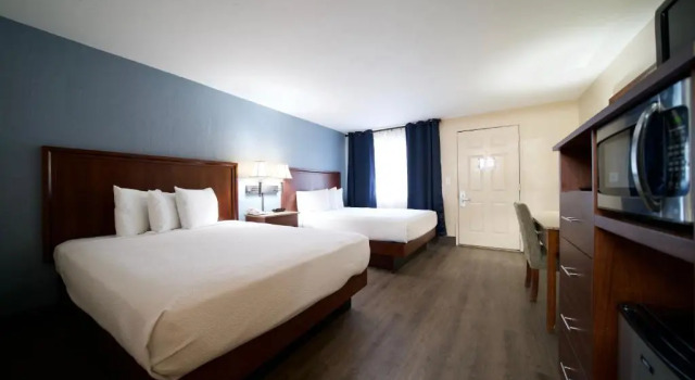 Четырёхместный номер Standard Village Inn