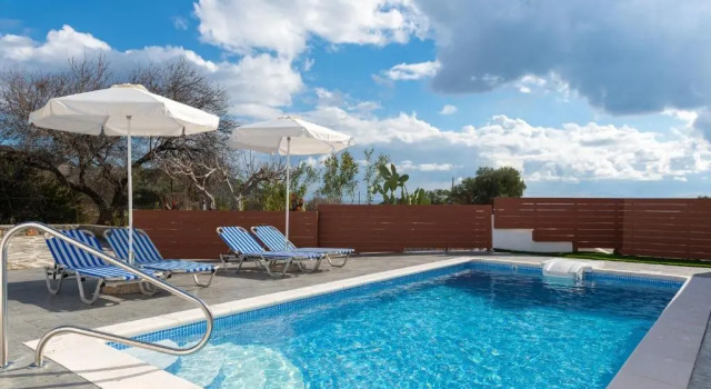 Коттедж с 2 комнатами Milos Villas Complex