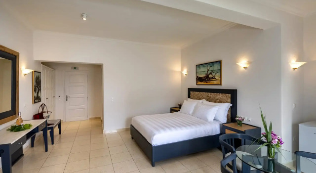 Трёхместный номер Standard (соседнее здание) Petinos Hotel
