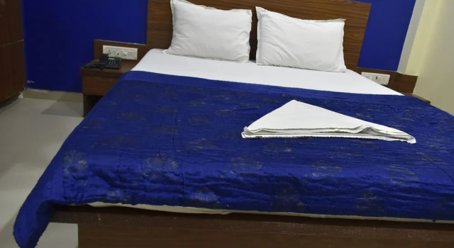 Dolphin Hotel, Забронировать Отель Отели Мумбай 3 звезды, рядом с Мантралая, 3*
