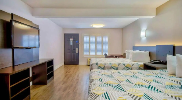Четырёхместный номер Deluxe Motel 6-Inglewood, CA