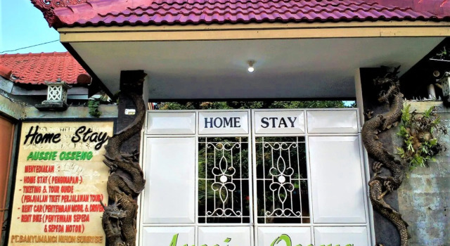 Aussie Osseng Homestay, Book Hotel Hotels in East Java with a Pool, Swimming Pool