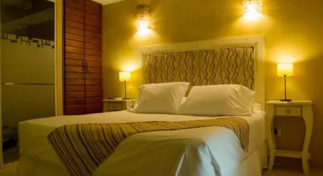 Refugios de Victoria, Rezervovat Hotel Hotely v Victoria s bazénem, Bazén