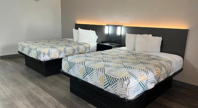 Четырёхместный номер Standard Motel 6-Middleburg Heights, OH - Cleveland