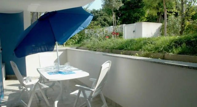 Lovely Villa in Lignano Pineta, Book Villa Hoteller i Friuli Venezia Giulia med parkering, Parkering
