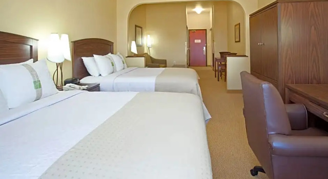 Четырёхместный номер Standard Holiday Inn Denver-Parker-E470/Parker Road by IHG