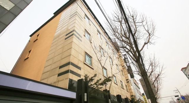 Suyu Young Hotel, Prenota Hotel Seul Corea del Sud, vicino a Biblioteca Pubblica di Dobong