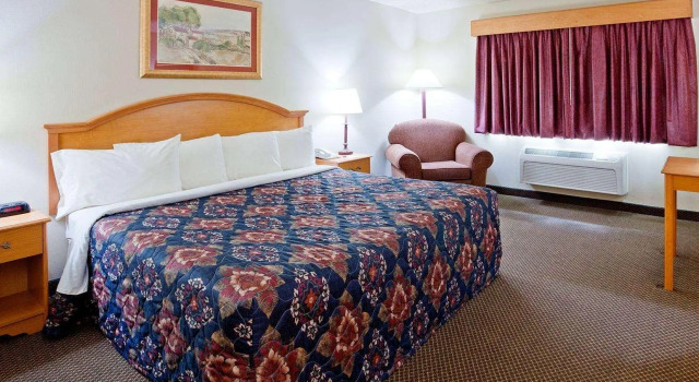 Двухместный номер AmericInn by Wyndham Silver City