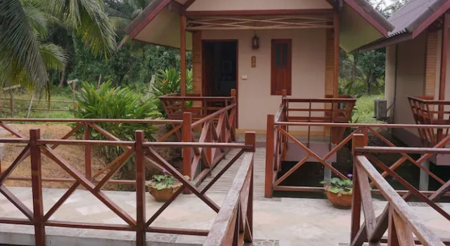 Ruean Bua Resort, Varaa Lomakeskus Hotellit North-Eastern Thailand pysäköinnillä, Pysäköinti