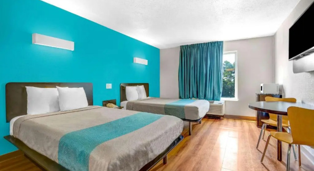 Четырёхместный номер Standard Motel 6-Raleigh, NC - North