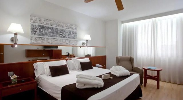 Двухместный номер Superior Ilunion Les Corts Spa
