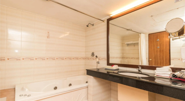 Номер Deluxe Hotel Pacific Dehradun