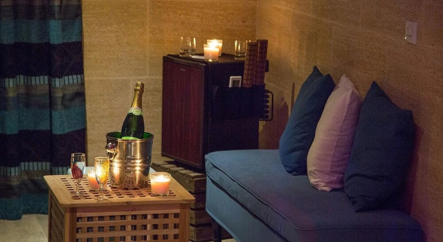 B&B Les Ecuries du Roi, Book Bed and Breakfast Hoteller i Rhône-Alps med parkering, Parkering