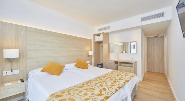 Camera doppia Standard con balcone e con parziale vista mare Hotel Ilusion Moreyo