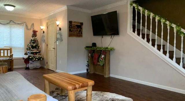 Коттедж 5Bedrooms*4KING BEDS*OUTSTANDING LOCATION*HotTub*