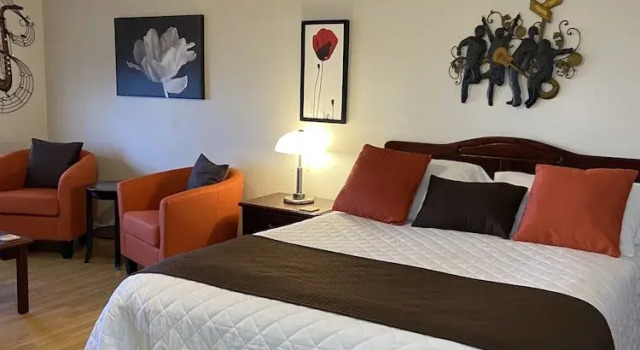 Двухместный люкс с балконом Harmony B&B & Suites