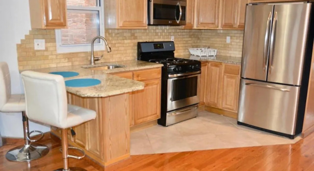 The Topping Three-Bedroom Apartment, Buchen Sie Ferienwohnung Bronx New York und Umgebung