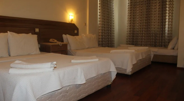 Семейный номер Standard с балконом Hotel Berlin