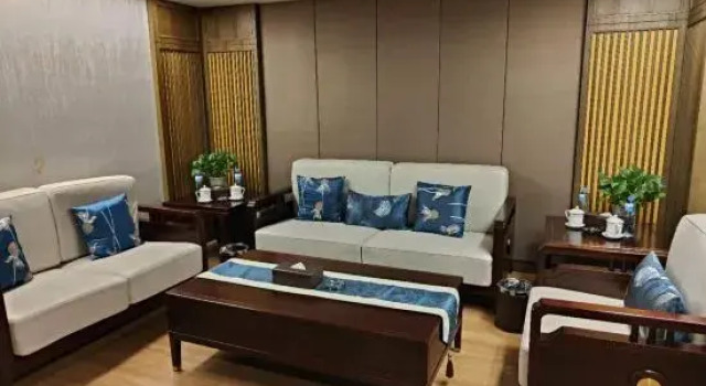 Люкс Longshan Nationality Hotel