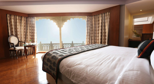 Полулюкс Golden Hotel